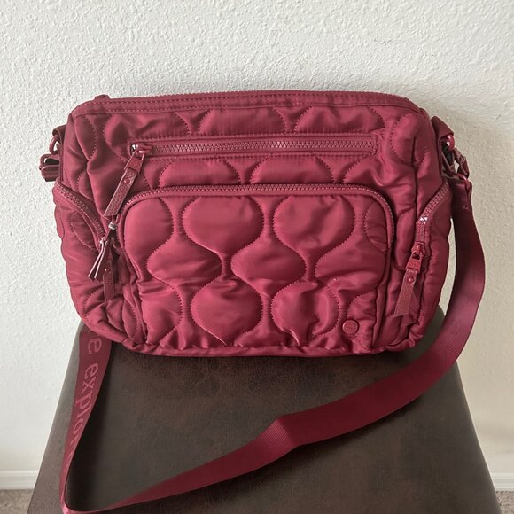 Samantha Brown To-Go Quilted Cargo Crossbody BURGUNDY nwt - Picture 4 of 13